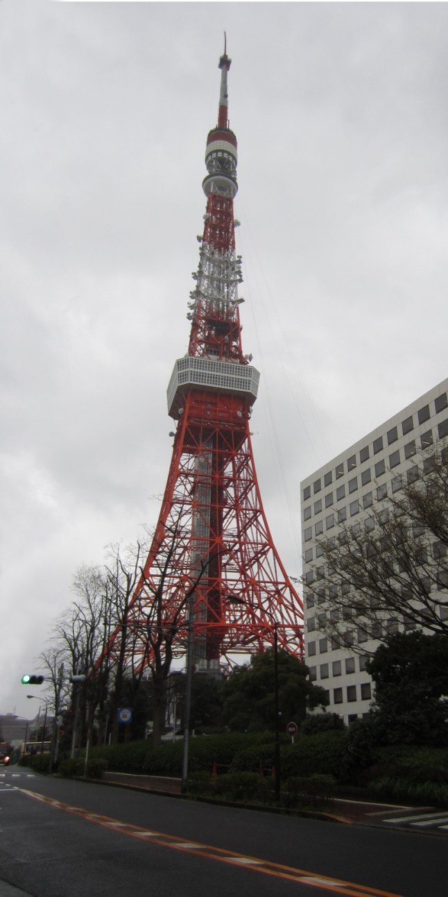 IMG_0021-lo Tokyo Tower…in gloomy skies