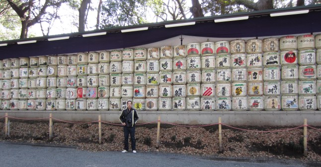 IMG_0037-lo Barrels of sake donated to the Shrine